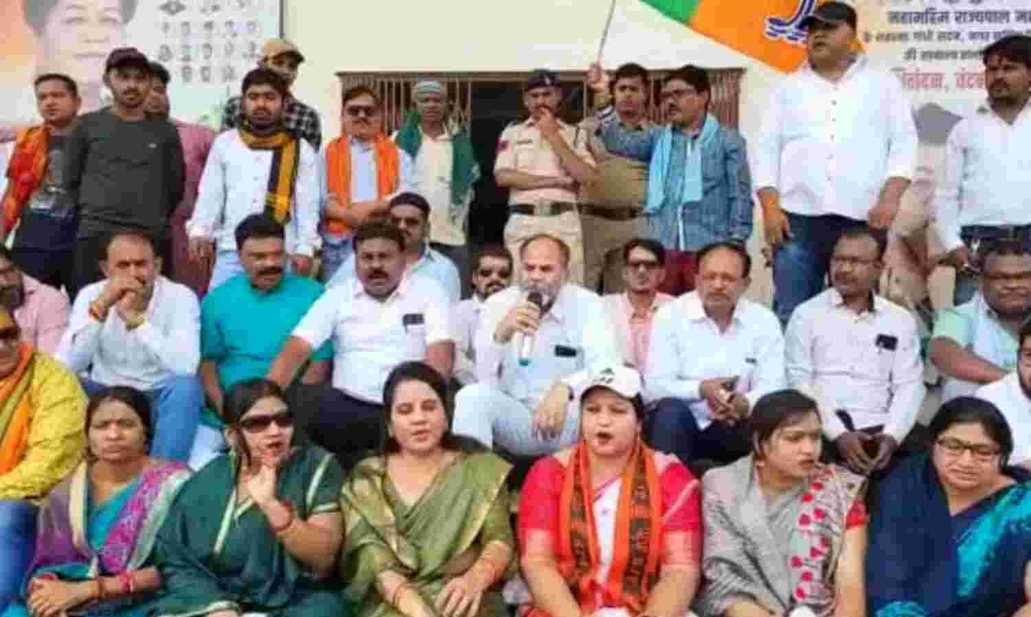 RAIPUR NEWS : जल संकट को लेकर विपक्ष द्वारा नगर निगम का घेराव