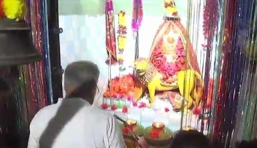 CM BHENT MULAQAT: मुख्यमंत्री भूपेश बघेल ने इंदौरी स्थित चंडी मंदिर में पूजा अर्चना की