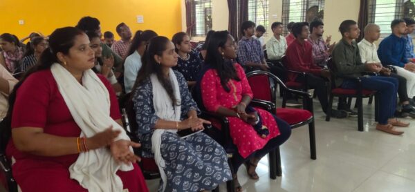 RAIPUR NEWS :पत्रकारिता एवं जनसंचार विश्वविद्यालय के जनसंचार विभाग में हिंदी दिवस पर कार्यक्रम संपन्न