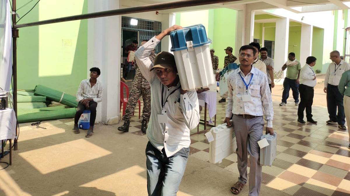 ELECTION BREAKING : बालोद में वोटिंग की तैयारी पूरी, दूसरे चरण के मतदान के लिए मतदान दल रवाना, कांकेर सीट पर 26 अप्रैल को होगी वोटिंग