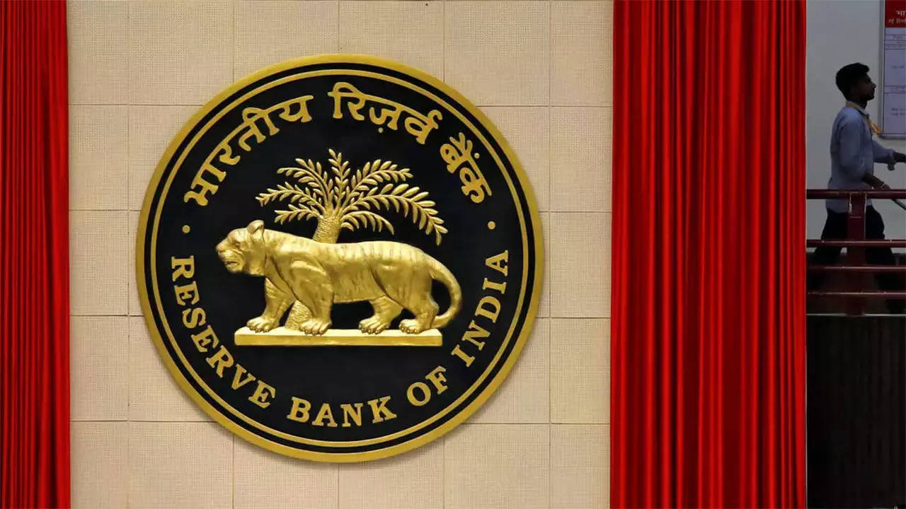 करोड़ों का कारोबार…RBI ने इस बैंक पर लगाया 2 रुपये जुर्माना, जान‍िए क्‍या है पूरा मामला?
